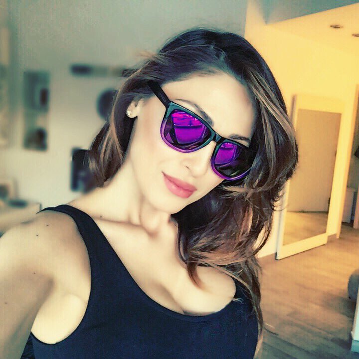 _AnnaTatangelo_'s tweet photo. Buona domenica!!!!😎😎😎😎😎❤️tks @HawkersCo ☺️😘 https://t.co/XckXzqe3bK