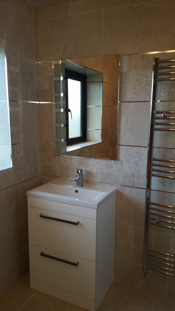 smltiling's tweet image. Full bathroom refit that was completed this year. Another top job by @SMLTiling thanks to @TileAndBathCo