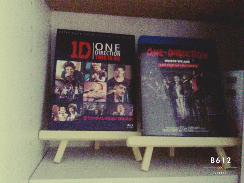 Zlnhl2010's tweet photo. 皆さんの1Dグッズ見せていただきたいです…🙏🙏 https://t.co/ZGBeiZ5mVg