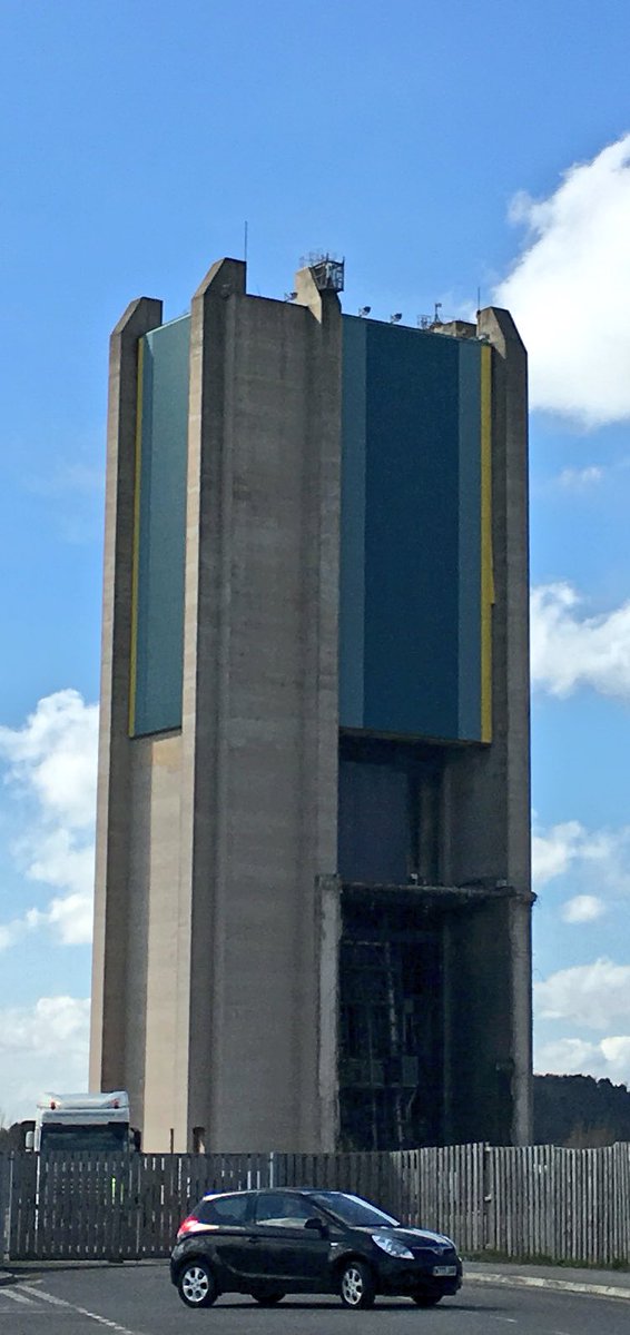 IL0VEthe80s's tweet photo. The Tower that refused to fall...
#HarworthColliery #DemolitionFail https://t.co/cUX6fSwSKC