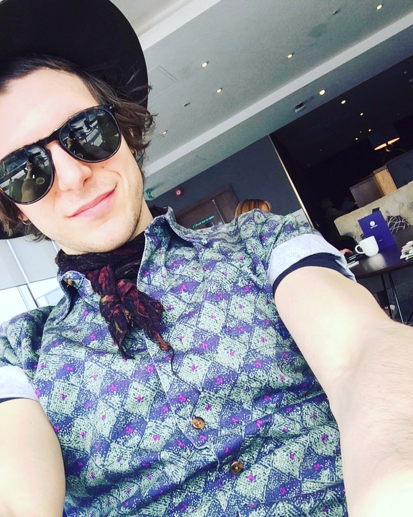 alexmarchisone's tweet photo. Made it to business class pt. 1 @Gatwick_Airport #lounge #class #posh #goodlife #ALWM #drums #drummer https://t.co/PkgJQzR31L