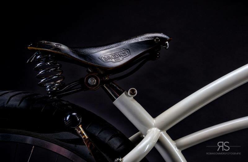 064harry's tweet photo. @brooksengland Awesome saddle!! Picture made by Robin Sommers.   #www.robinsommers.nl #brooks #brookssaddles https://t.co/9auXOBCjPu