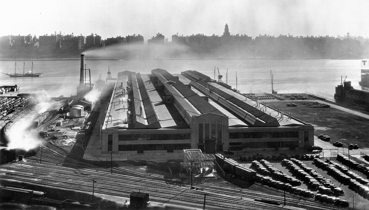 JoeBilby1's tweet photo. Today's NJ history photo: Ford plant in Edgewater was the largest in the country in 1930: https://t.co/A5yYTJZ4N2 https://t.co/bcyrhBbEl6