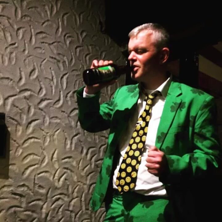 LimCityBrewery's tweet photo. This Riddler spotted out in Dublin at the weekend enjoying a few Limerick City Brewery's Ale. Who is he? #limerick https://t.co/SF0uHBhUQX