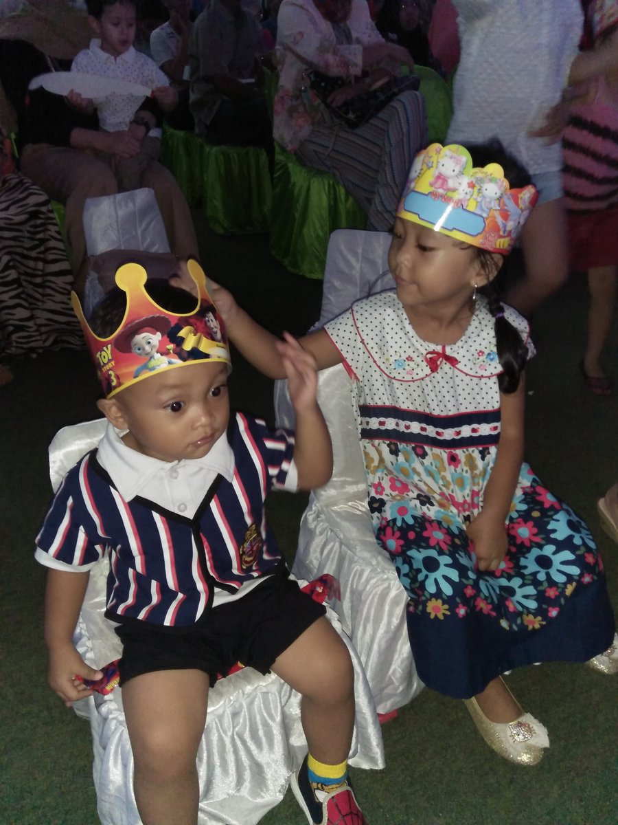 Pesta Ultah Wisnu, merasa dah gede <a href="/agisbulbul/">ndutna ndoy</a>