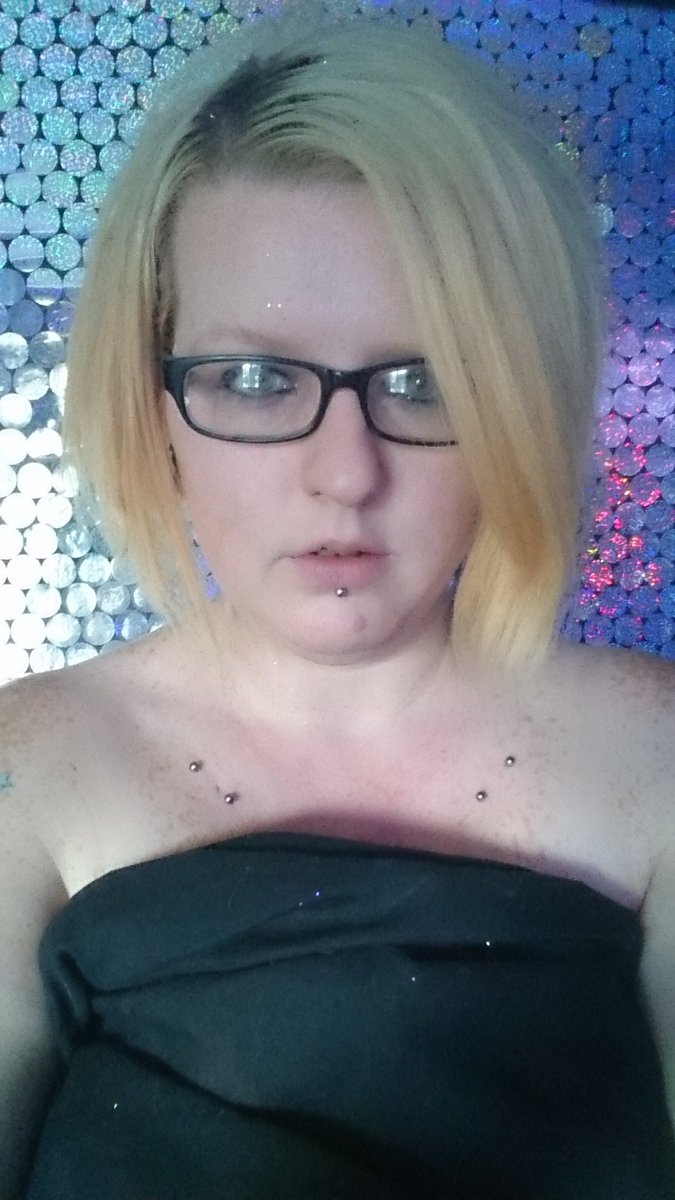 heatherpaterson's tweet image. This is not just any hangover. . . This is a @DempseysClub hangover
#Dying #DuvetDay #BringPizza