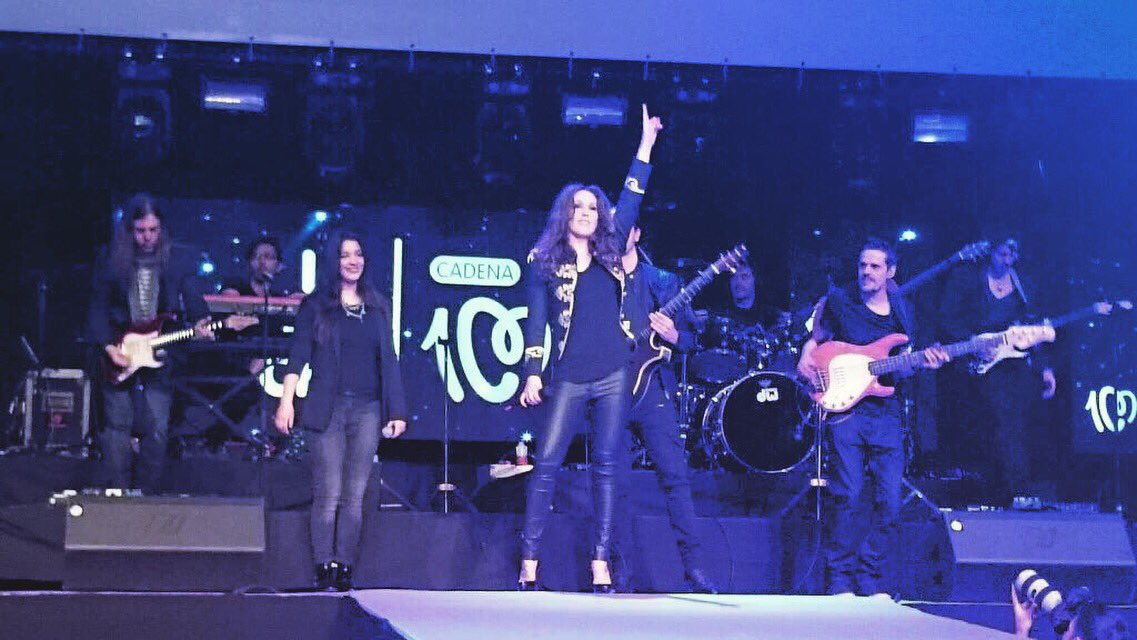 _MaluOficial_'s tweet photo. Gracias @CADENA100 por una noche inolvidable #LaNocheDeCADENA100 🤘🏻🤘🏻🤘🏻 https://t.co/VoLRSlXlWW