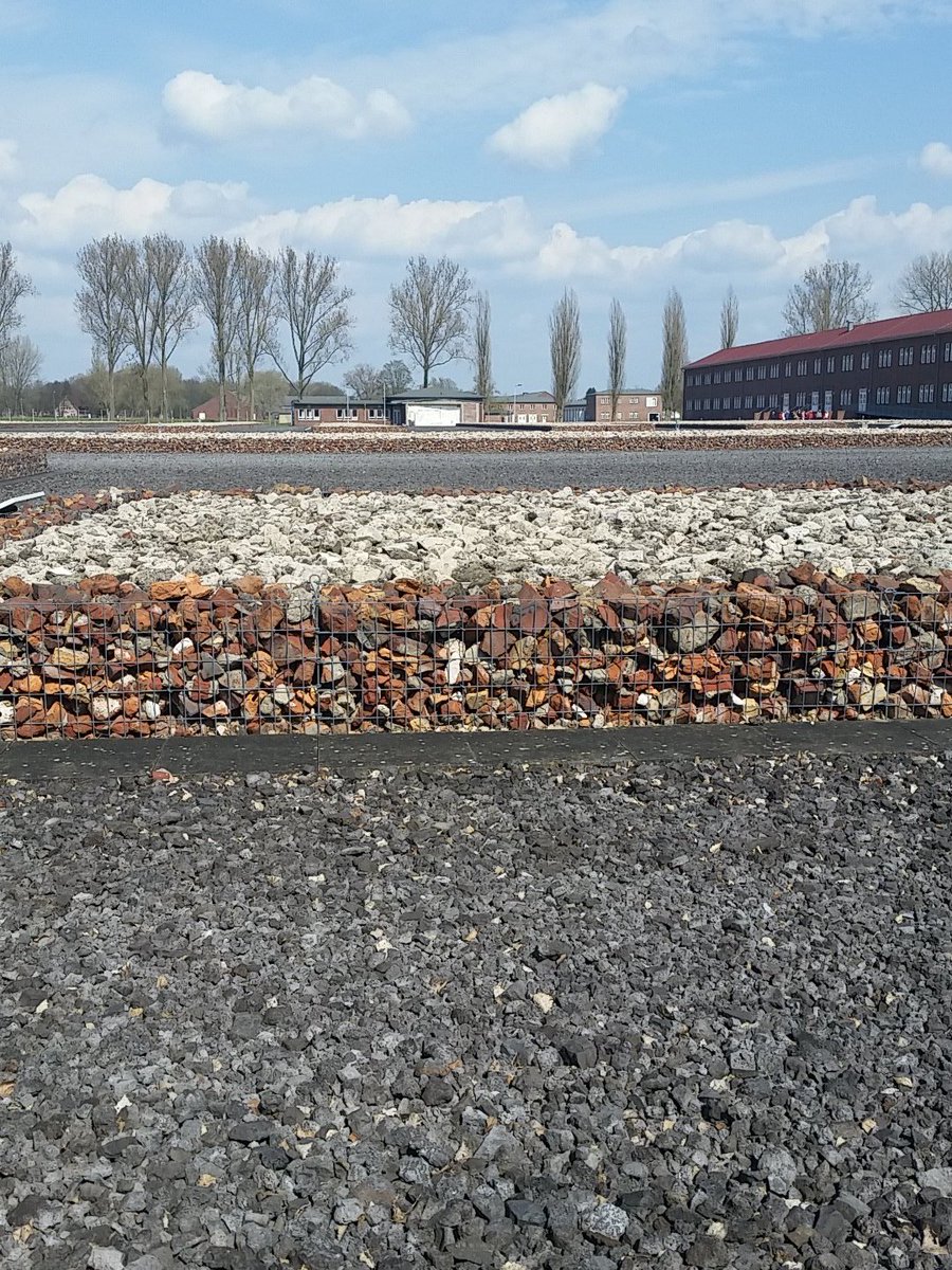Steine als Zeichen der Erinnerung - KZ-Gedenkstätte Dachau #MemorialWalk