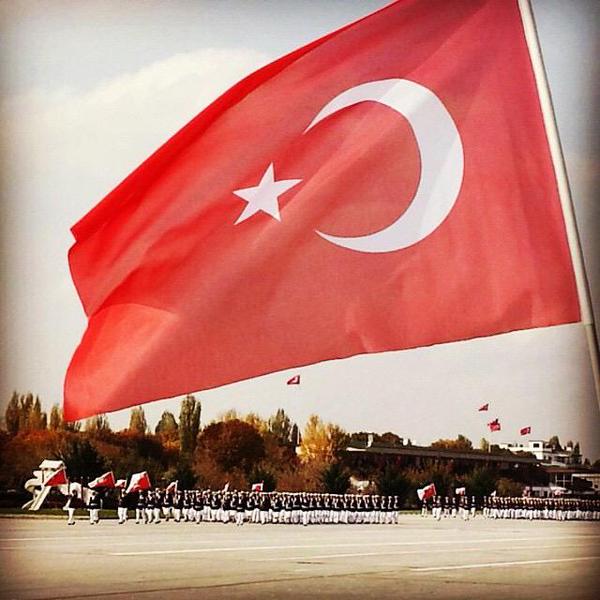 sonakademililer's tweet photo. Bir yıl önce bugün, yine bir Polis Bayramı'nda;
Komiserlik hakkını kazanmış bizler, yuvalarımızdan sürgün edildik. https://t.co/B7mI9U1k9V