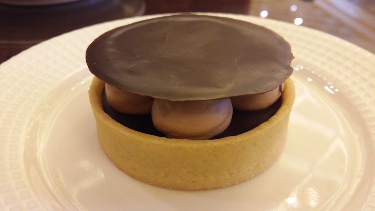 chay1007's tweet photo. Vahlorna double chocolate tart #desserts #foodie #cafemaxims https://t.co/ojehNGGCHG