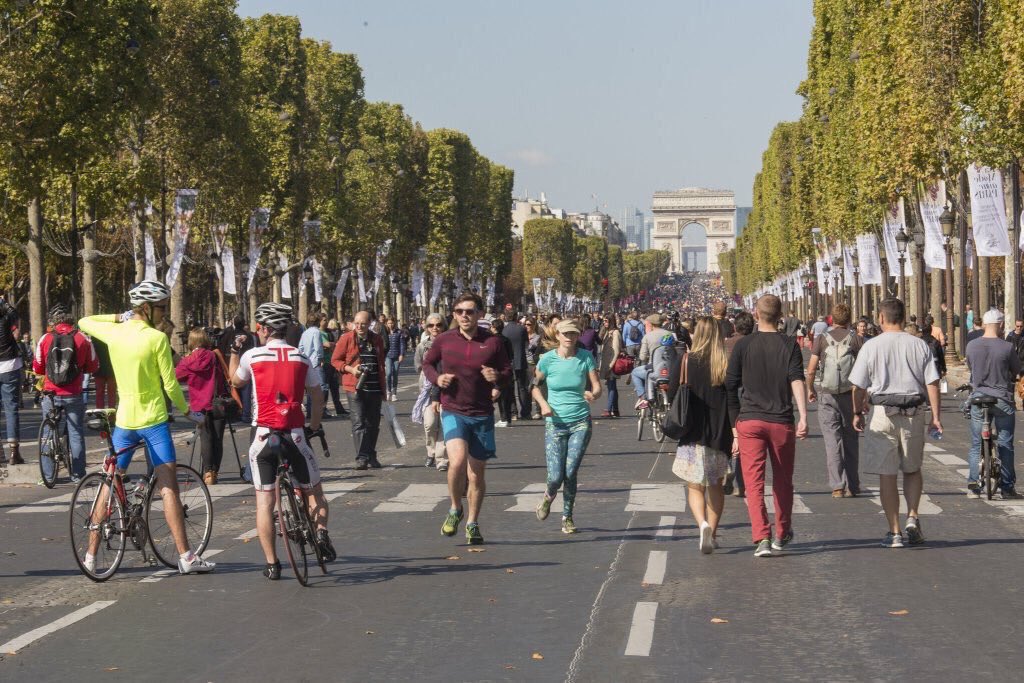 ⓘ #ChampsElysees paris-tourist.com/c563 car-free on every month's 1st Sun from May. #Paris  © <a href="/Paris_by_Elodie/">Elodie's Paris</a>