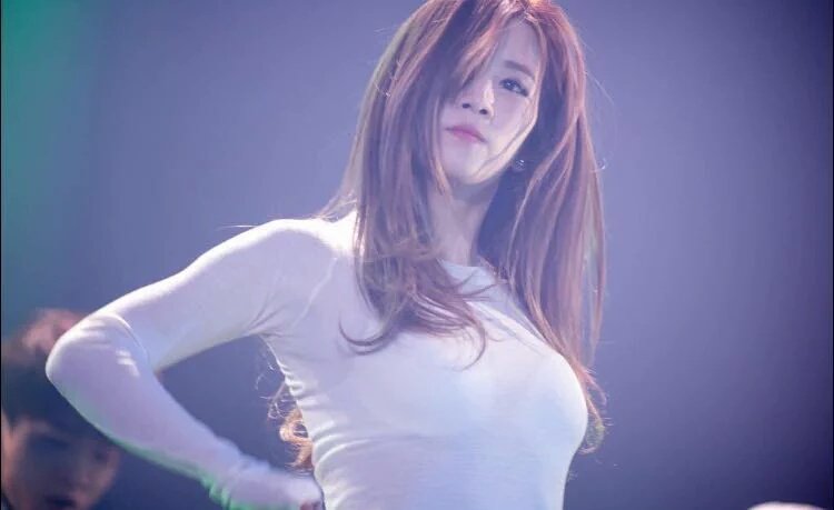 baek_overdose's tweet photo. mY LOVE YOUR BOOBS LOOK SO CUTE HERE @OverdosexCRP https://t.co/CthOyOJ9zw