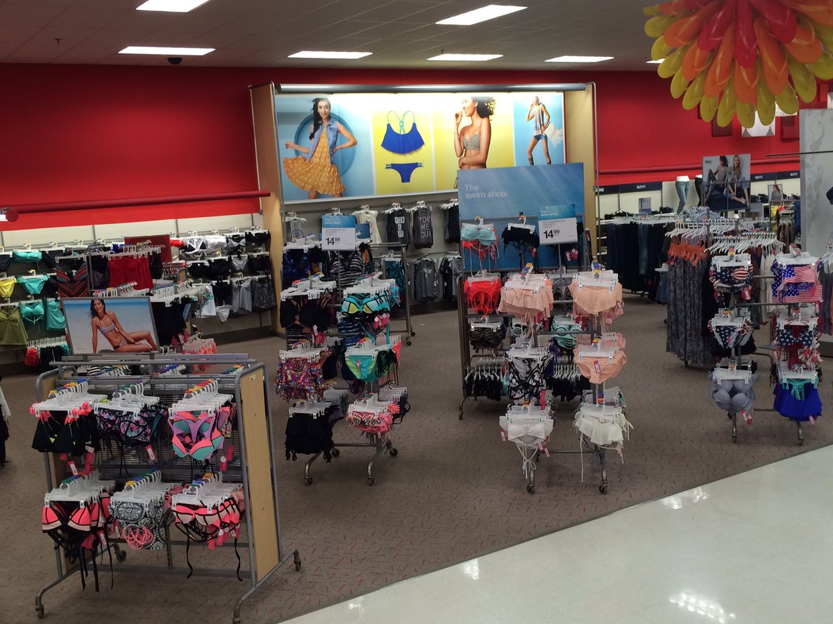 ArynDavlin's tweet photo. Thanks @NinaVML for the idea to slant the racks! Love it! 👙#DrivingSales #1324 https://t.co/p74oD15KMY