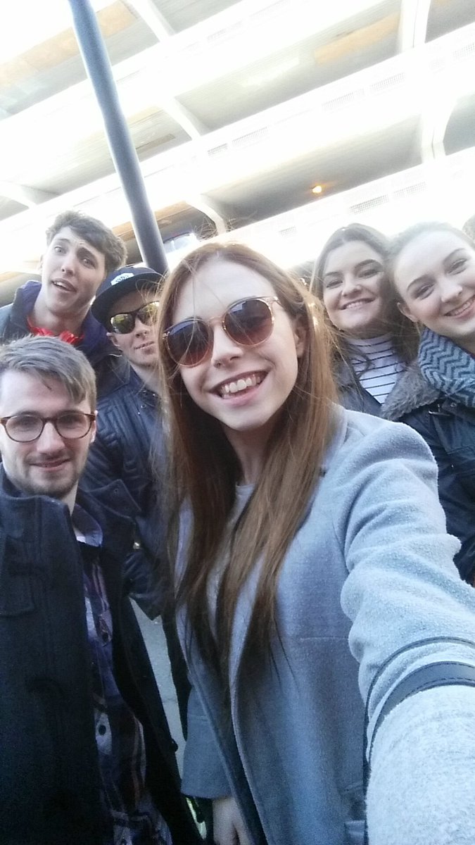 BeckyCorcoran's tweet photo. Meeting Club gataway friends, and walking in the the wind @CampLeaders #prepdayselfie https://t.co/xUteVZvMS5