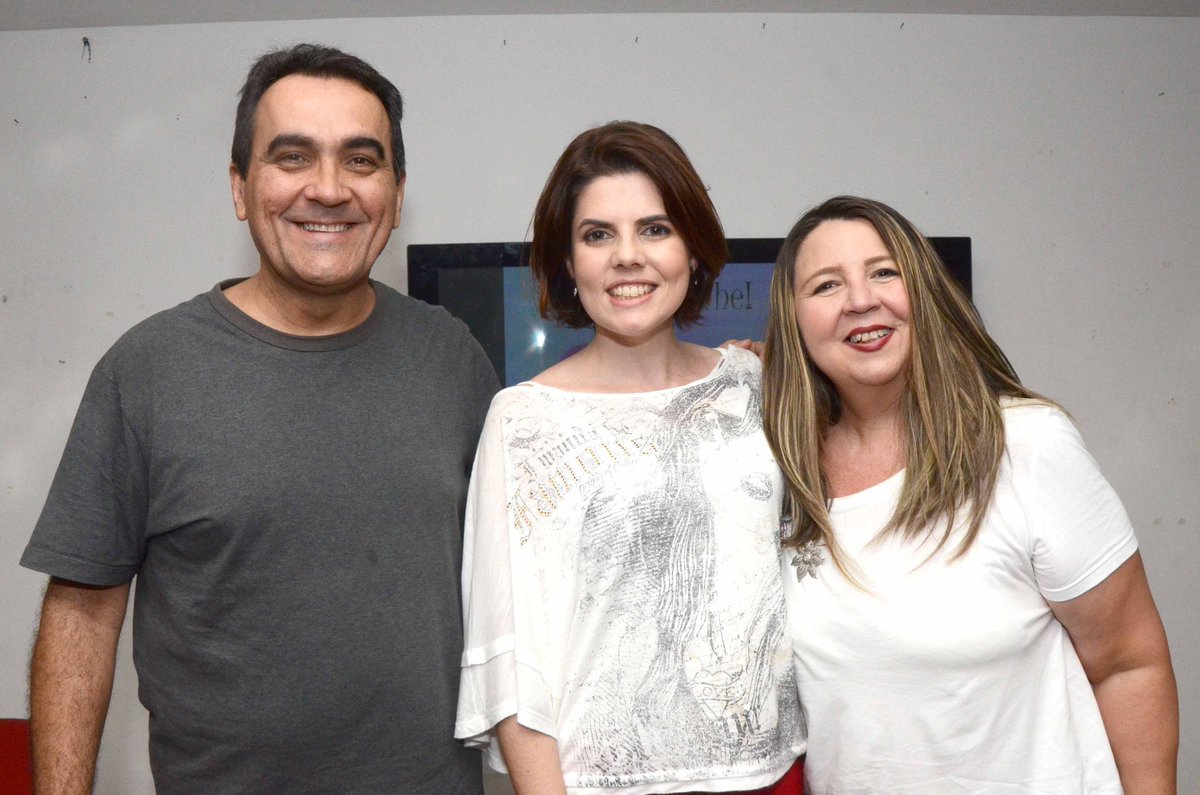 FrankieMarcone's tweet photo. Primeira edição do #PaposMidias com os jornalistas: @diogenesdantas, @ErikaZuza  e @Cledivania na Livraria Saraiva. https://t.co/6ngXbduLpG