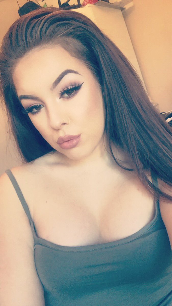 samanthaflavel's tweet photo. Send money to pay for us we deserve it more than you losers @RT4tat2 @womenruleonly @RTpig @underdeskloser @RTsubby https://t.co/xJOtzNtGNc