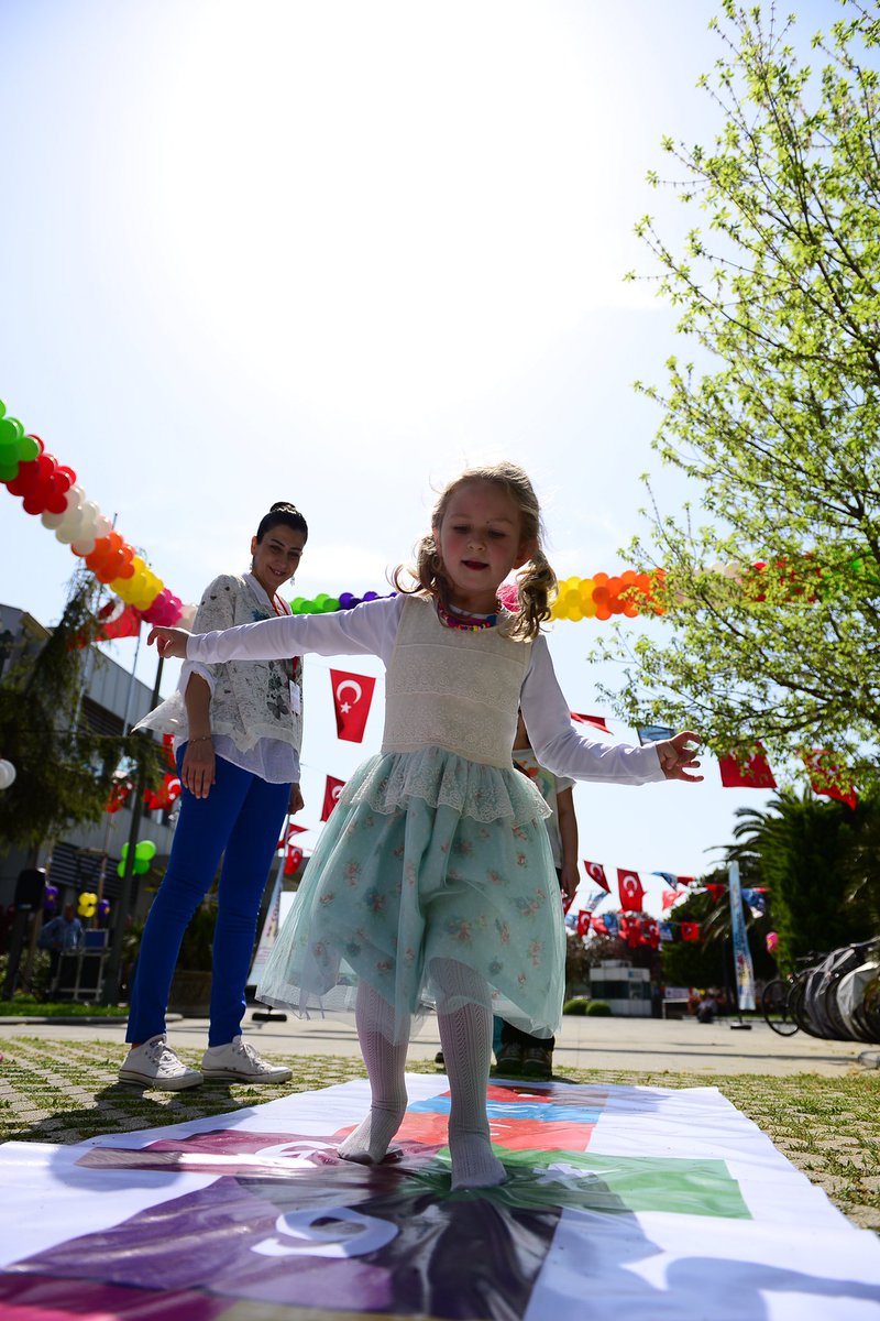 aykurtnuh's tweet photo. Belediye bahçemizi çocuklara açtık, akşama kadar sokak oyunları oynayacaklar.
#23Nisan etkinlikleri başladı. https://t.co/poaalRXKaW
