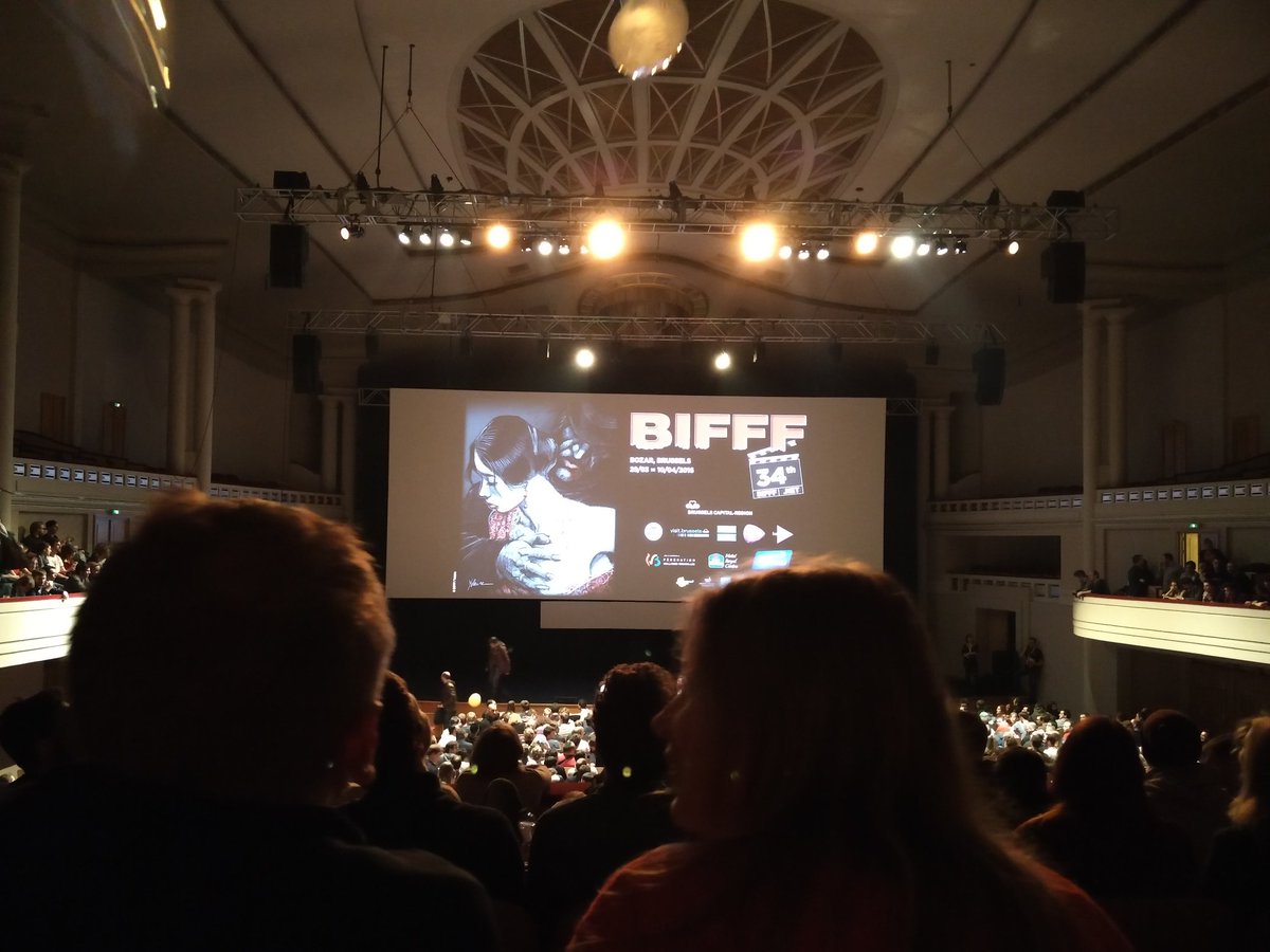 Julie V. tweet media