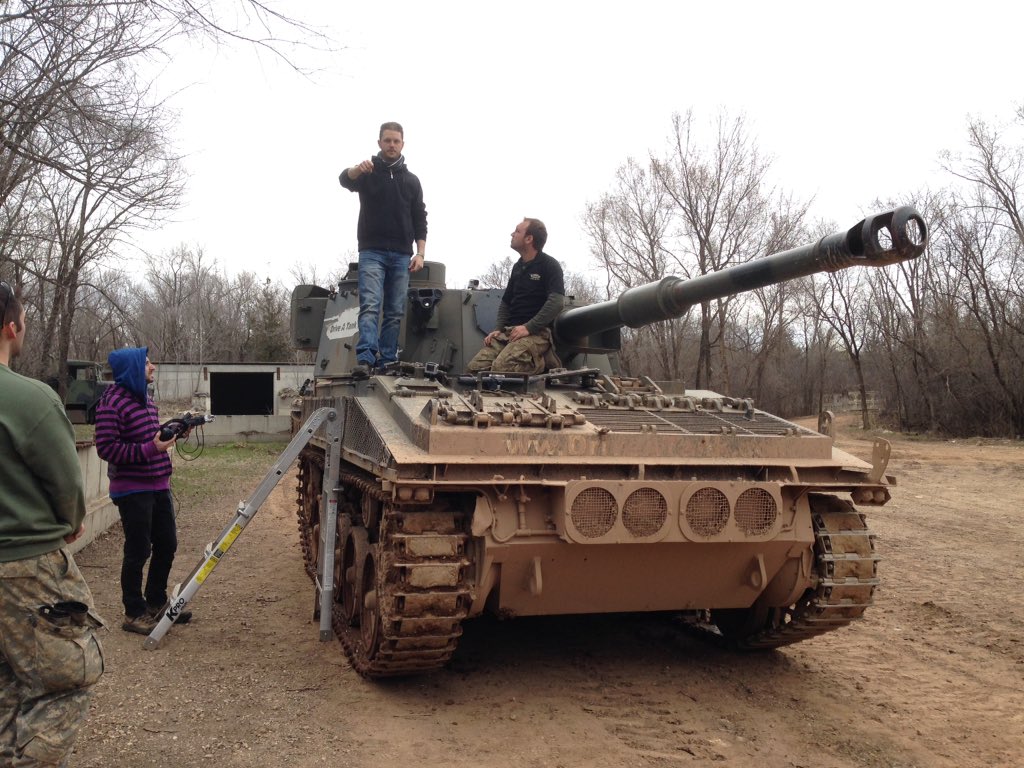 JasonTorchinsky's tweet photo. This is quite a contrast from what I drove yesterday. #Jalopnik #jasondrives #driveatank https://t.co/CIgSHh7rrY