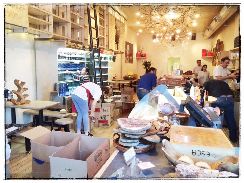 EscaClapham's tweet photo. It's packing time! #backinsummer #loveesca #emotionalday https://t.co/ZrdxjrqgGU