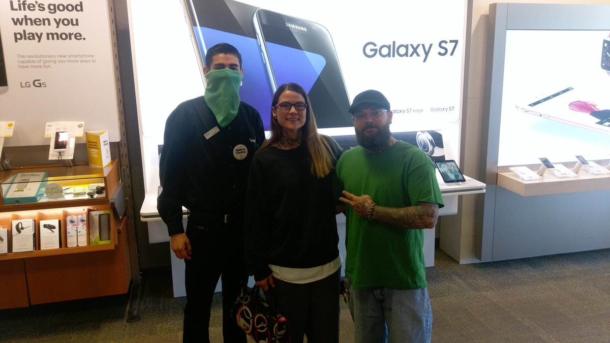 The Cartel stealing two more V customers!