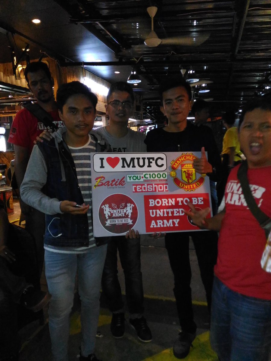 dennyferguson's tweet photo. @unitedarmy_BAU live screning @unitedarmyfc Pondok Indah Jakarta Selatan https://t.co/nHgvJJS46v