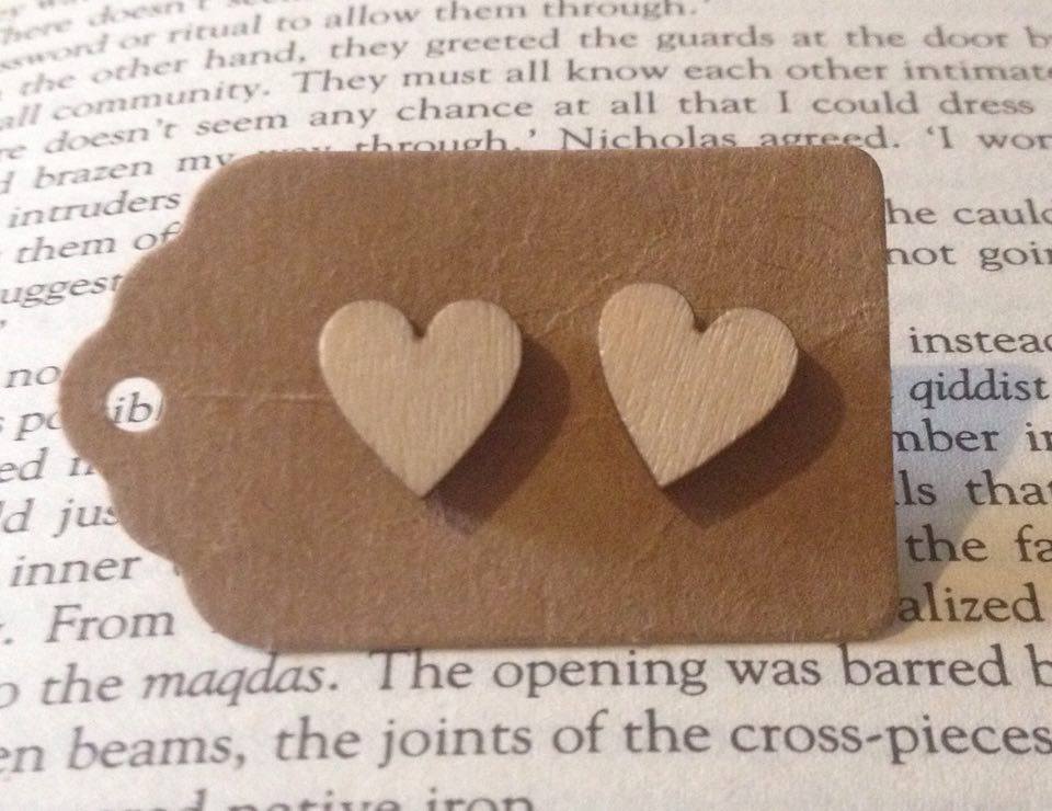 foxidora's tweet photo. Heres my #CraftHour ! please take a look at my little shop with handmade jewellery! https://t.co/5xPMObR9TR https://t.co/t5Q3mAeAUJ