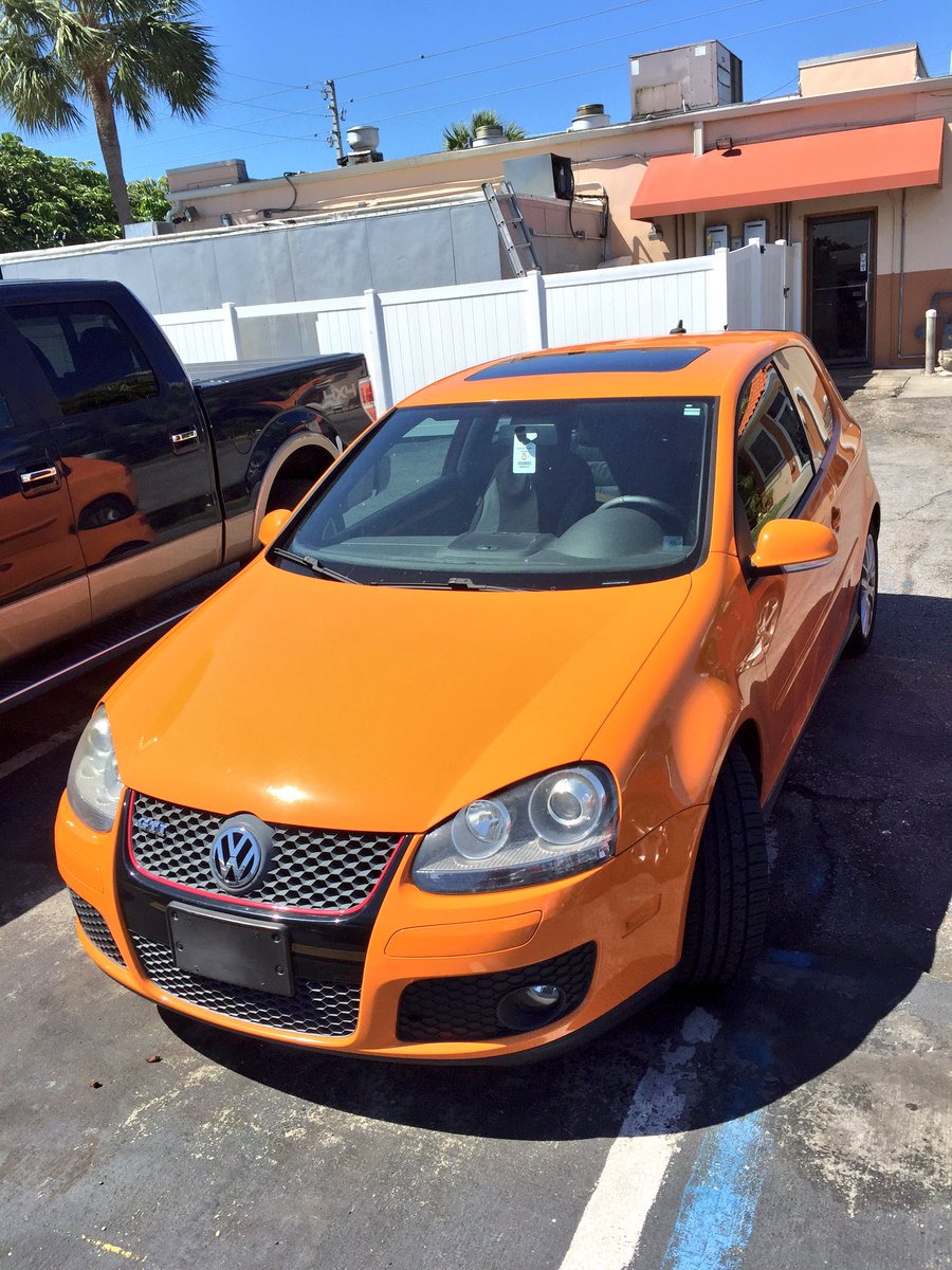 AdvancingPeople's tweet photo. New @AdvancingPeople @AdvProperty company car spotted #orange #advancingpeople #thefutureisbright #advancingproperty https://t.co/g6vaeCJ9Yk