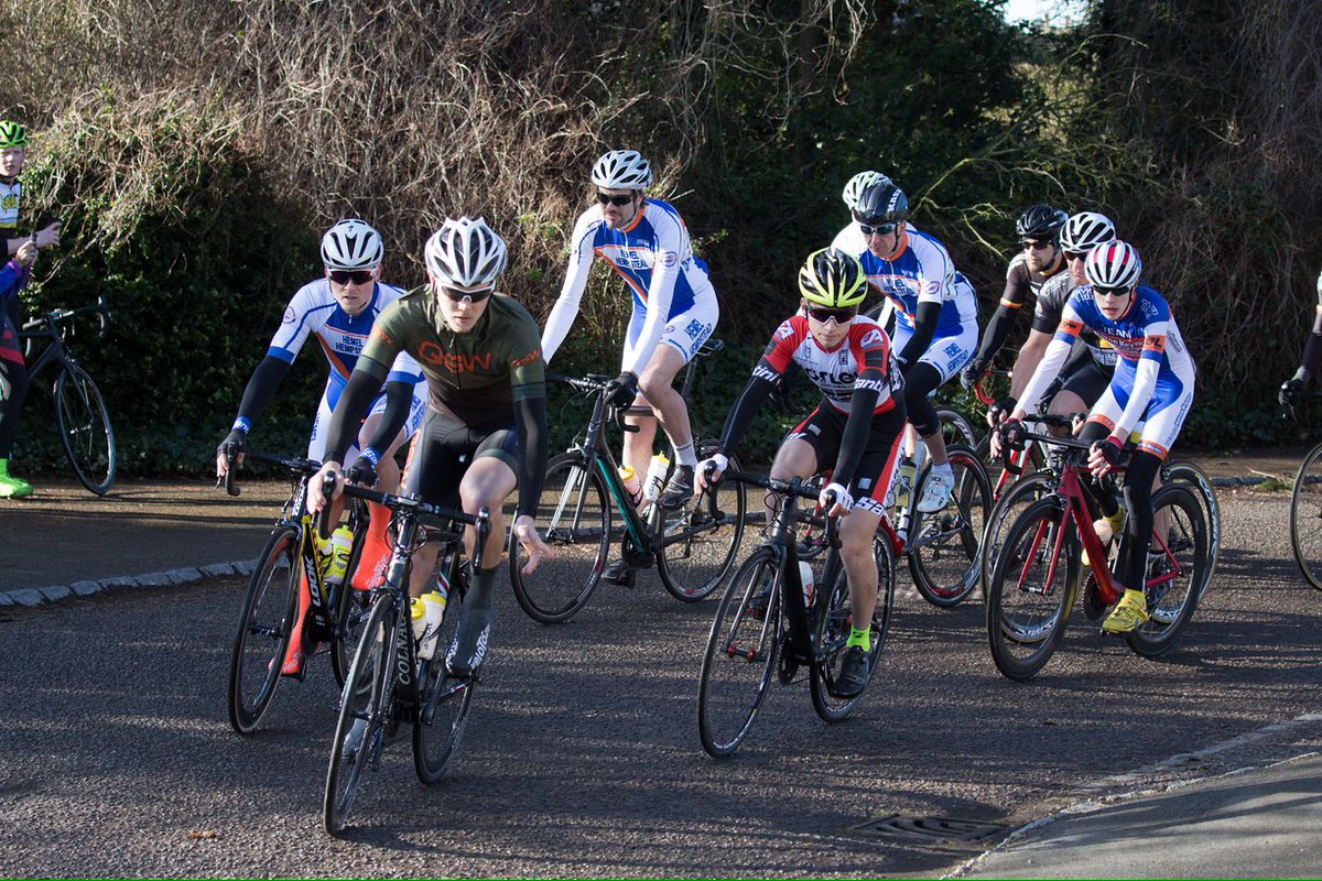Voice of the peloton, making the rules and calling the shots. 🚴👊🏻 #QSWEtixx #Cycling #Racing #LoveloCinelliRR