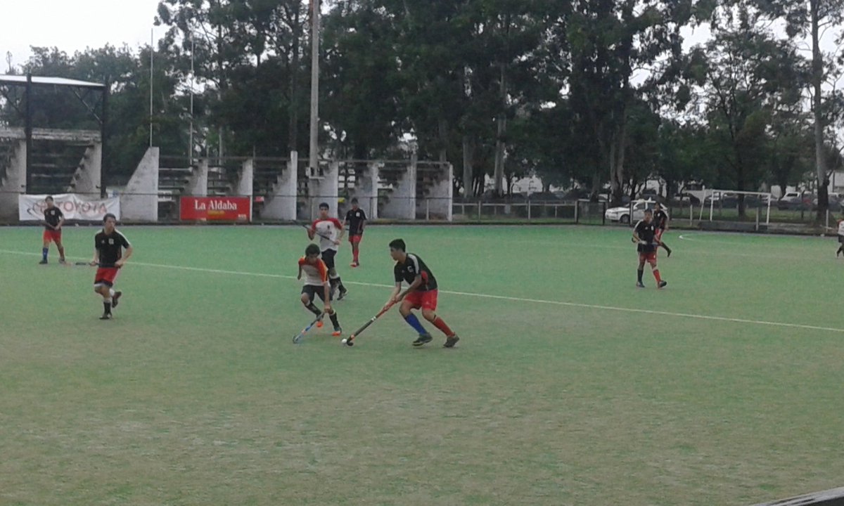 juarezvannesaj's tweet photo. 22hs vuelve #Hockey a @canal10tucuman1 @MasDeportesTuc  @atahockey y los caballeros  tendran su espacio https://t.co/ICYv8J38bi