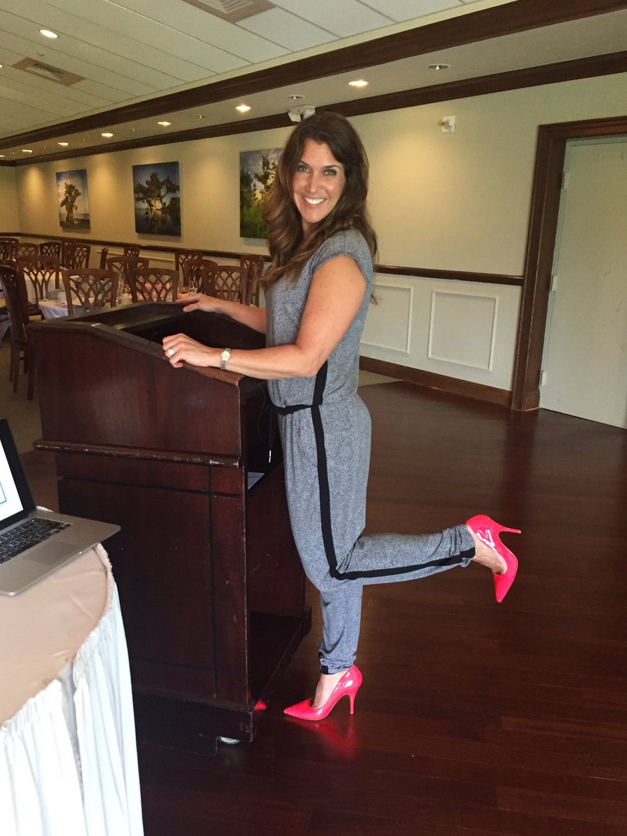 christiandringa's tweet photo. If you love the shoes...buy them. https://t.co/Vwi5SXSn43