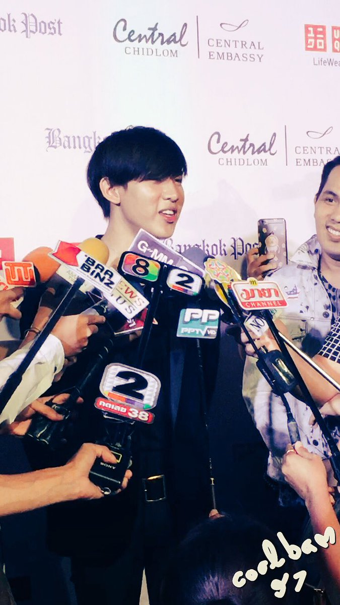 coolbam97's tweet photo. 160312 ELLE FASHION WEEK 2016 #BamBam #got7 #뱀뱀 #แบมแบม ความตั้งใจฟังคำถาม🤔 https://t.co/lyTMTPzE8e