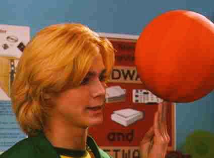 JVCKJ's tweet image. These spot the difference games have been getting really tough lately...