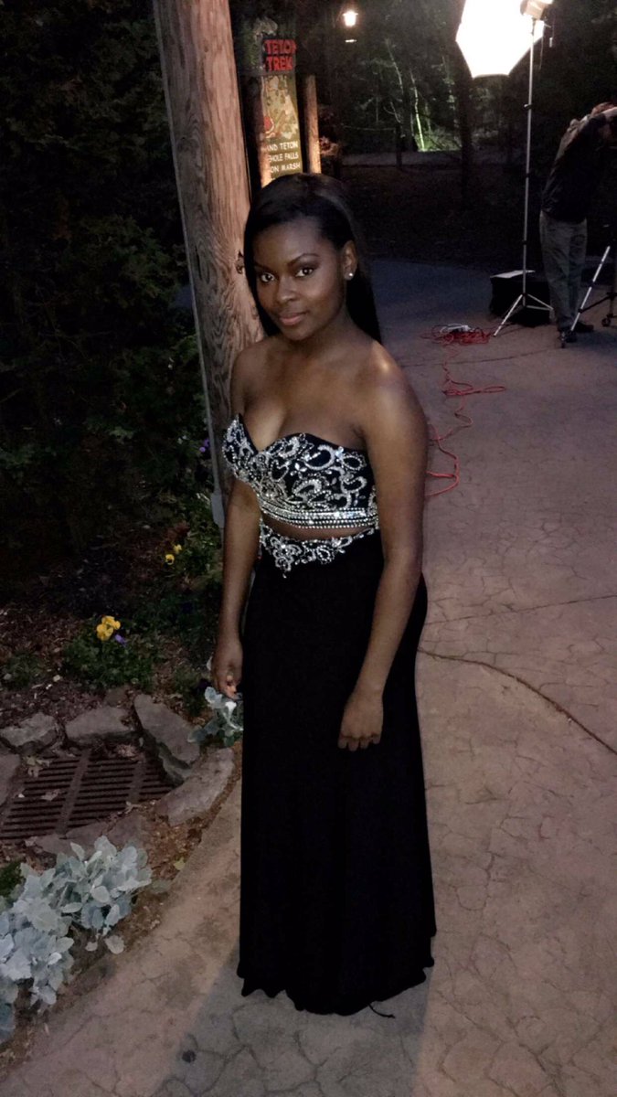 _tydollaaa's tweet photo. Prom '16. ๐๐ ๐ฅ #seniorprom #SorryForTheSlay https://t.co/Jj1QQAdzwB