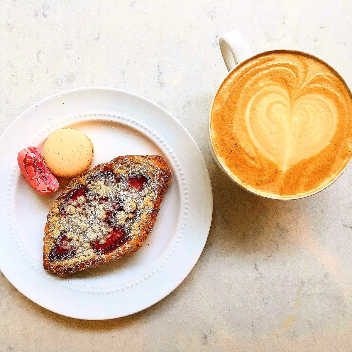 Bisous Bisous tweet media