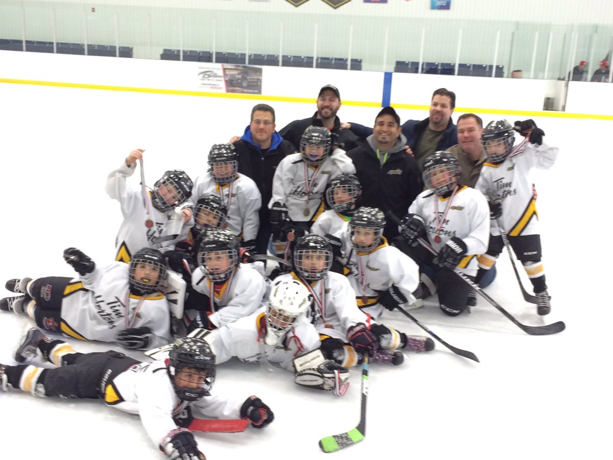 Congratulations to the RH Oakridges Stars on winning the Gold medal in the tyke final 4-1 over the Kitchener Sharks