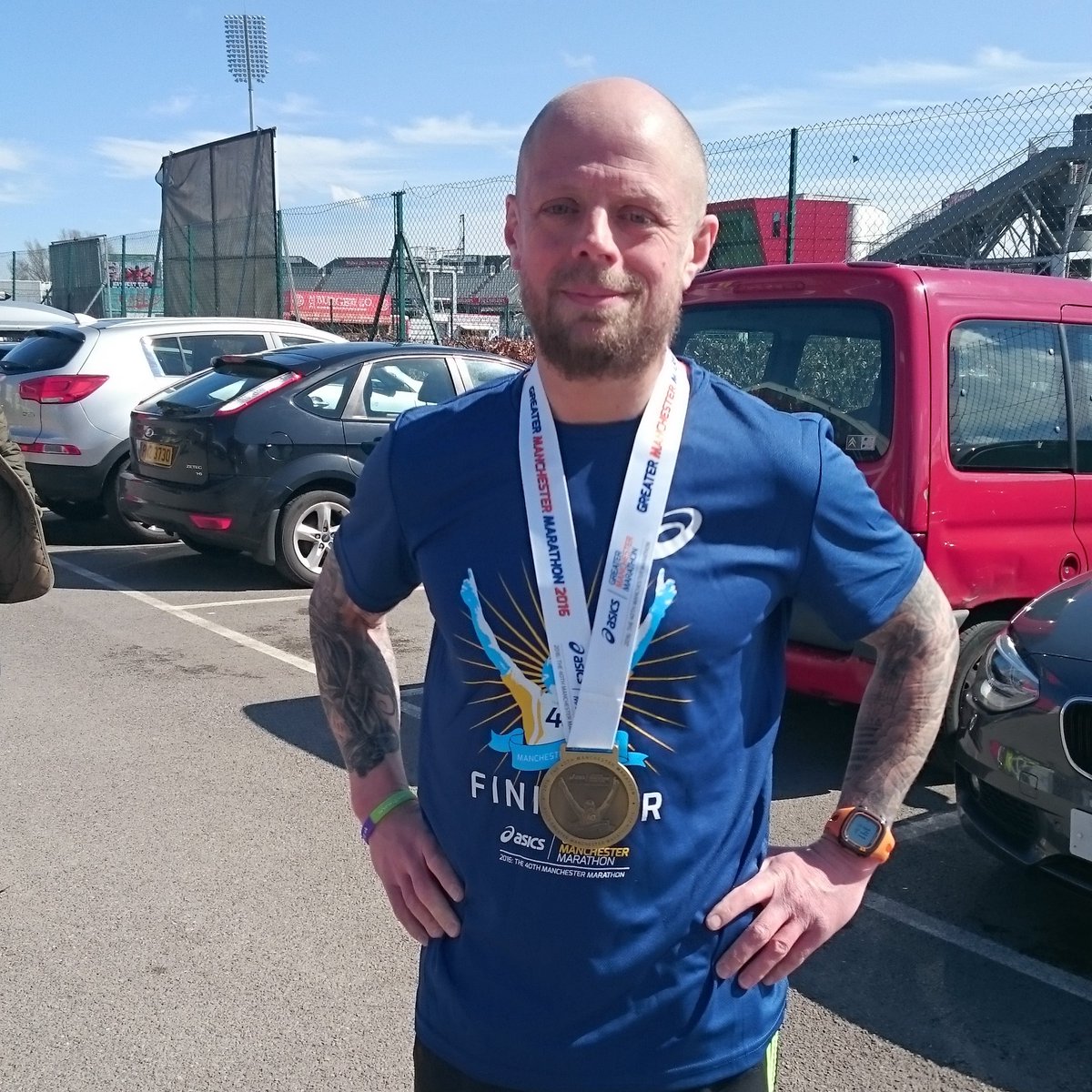 kittykaren17's tweet photo. @leesharples @GBS_Lisa_Andrew Lee ran his first marathon today fundraising for #gbs #Guillian-barre well done Lee 😘 https://t.co/73Y1BpvQXP