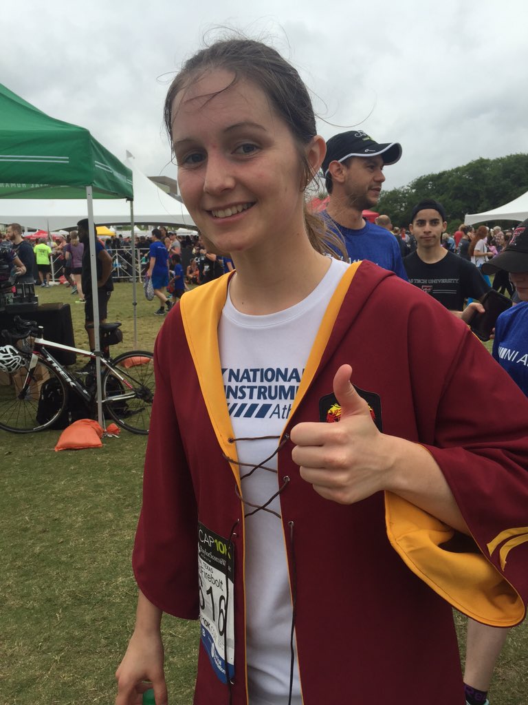 catrcardenas's tweet image. Myriam aka Hermione Gramger at the #cap10k #capcostumes #reportingUT
