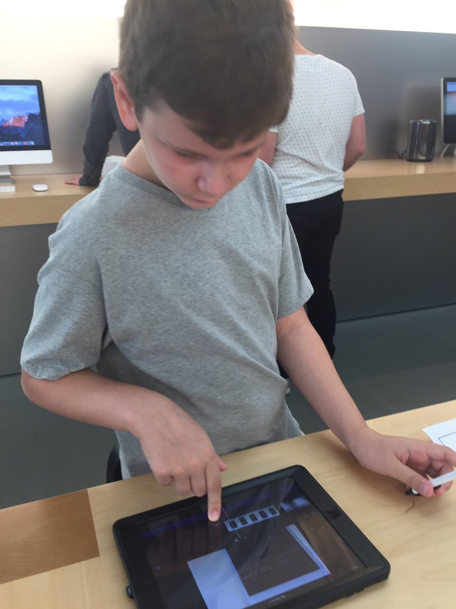 VMEPatriots's tweet photo. Patriots visit the Apple Store to learn iMovie techniques. Budding movie makers. #CCPS #VMEPatriots #CCPSMedia https://t.co/7ItHgyeJOK