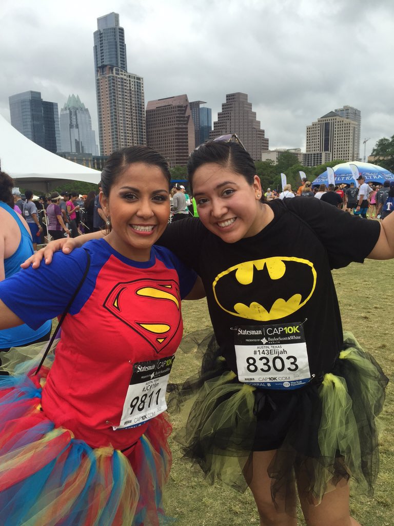 catrcardenas's tweet image. Julie Martinez and Brenda Garcia #cap10k five-timers as #BatmanvSuperman #capcostumes #reportingUT