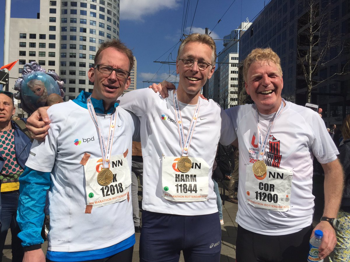 Corjansen's tweet photo. #gaaf @MarathonRdam topweer, toppubliek. Leuk! met @harmjanssen @ribo70 steun van oa  @eefwalgaard  @Bregjaw e.v.a. https://t.co/M2wH50eoLE