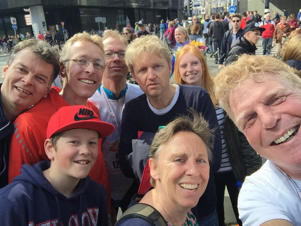 #gaaf <a href="/MarathonRdam/">NN Marathon Rotterdam</a> topweer, toppubliek. Leuk! met <a href="/harmjanssen/">Harm Janssen</a> <a href="/ribo70/">Rik</a> steun van oa  @eefwalgaard  <a href="/Bregjaw/">Brechtje Jansen</a> e.v.a.