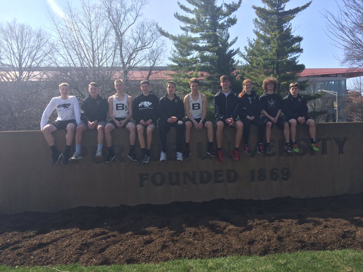 ChurubuscoTrack's tweet photo. Indoor state qualifiers! https://t.co/W9SsEHX21M