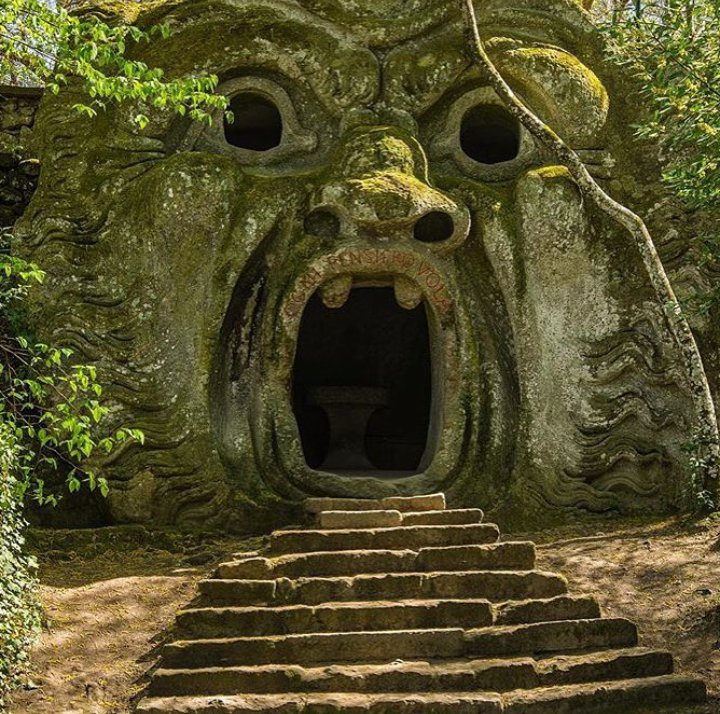 È davvero una splendida giornata per visitare il #ParcoDeiMostri di #Bomarzo #Viterbo
Foto di ban_allen