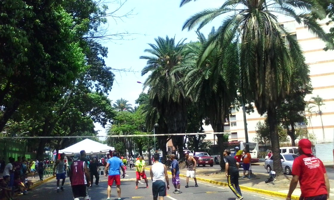 #ZonaActiva en las inmediaciones de nuestra sede, llevando actividad física y recreación para grandes y niñ<a href="/s/">『S』</a>