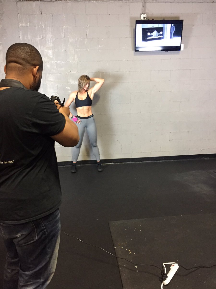 AshFit_6's tweet photo. Sneak Peek of my Fitness Photoshoot with @DauntaTyler. More coming soon!!!!!!! https://t.co/JeLY4sqKBs