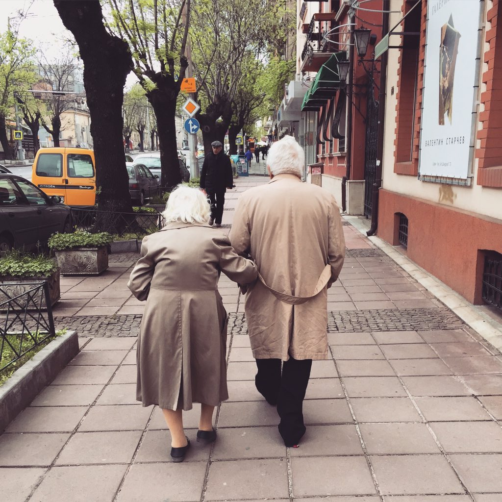 V__Rossi's tweet photo. This is awesome!!!!
Love each other!

#love #happy #couple https://t.co/o6EqMivOzo