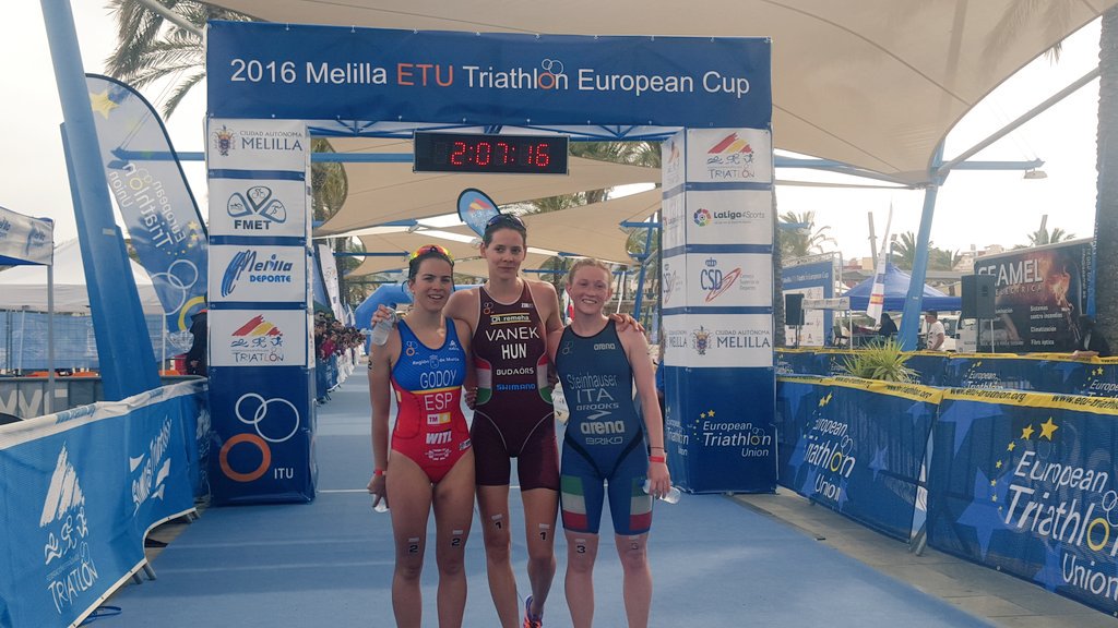 TRIATLONSP's tweet photo. Podio de ases #ETUMelilla 1. M. Vanek, 2. @AnnitaGodoy92 y 3. V. Steinhause Amazing! @ETUtriathlon @MelillaTriatlon https://t.co/jXKwt3TimG