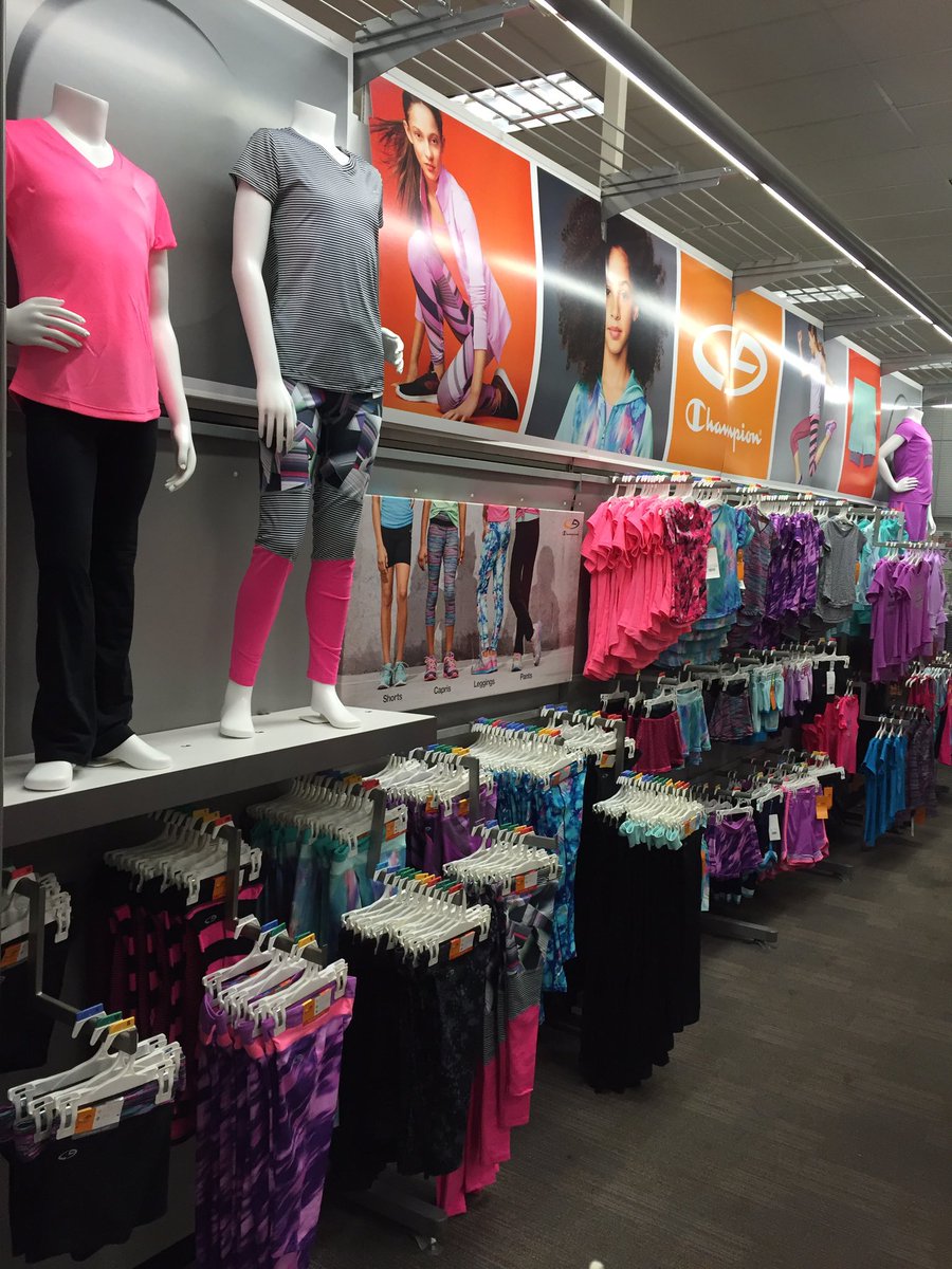 Our soft lines team lead being awesome!!! @humantapestry <a href="/1artimusprime/">Arthur Patten</a>