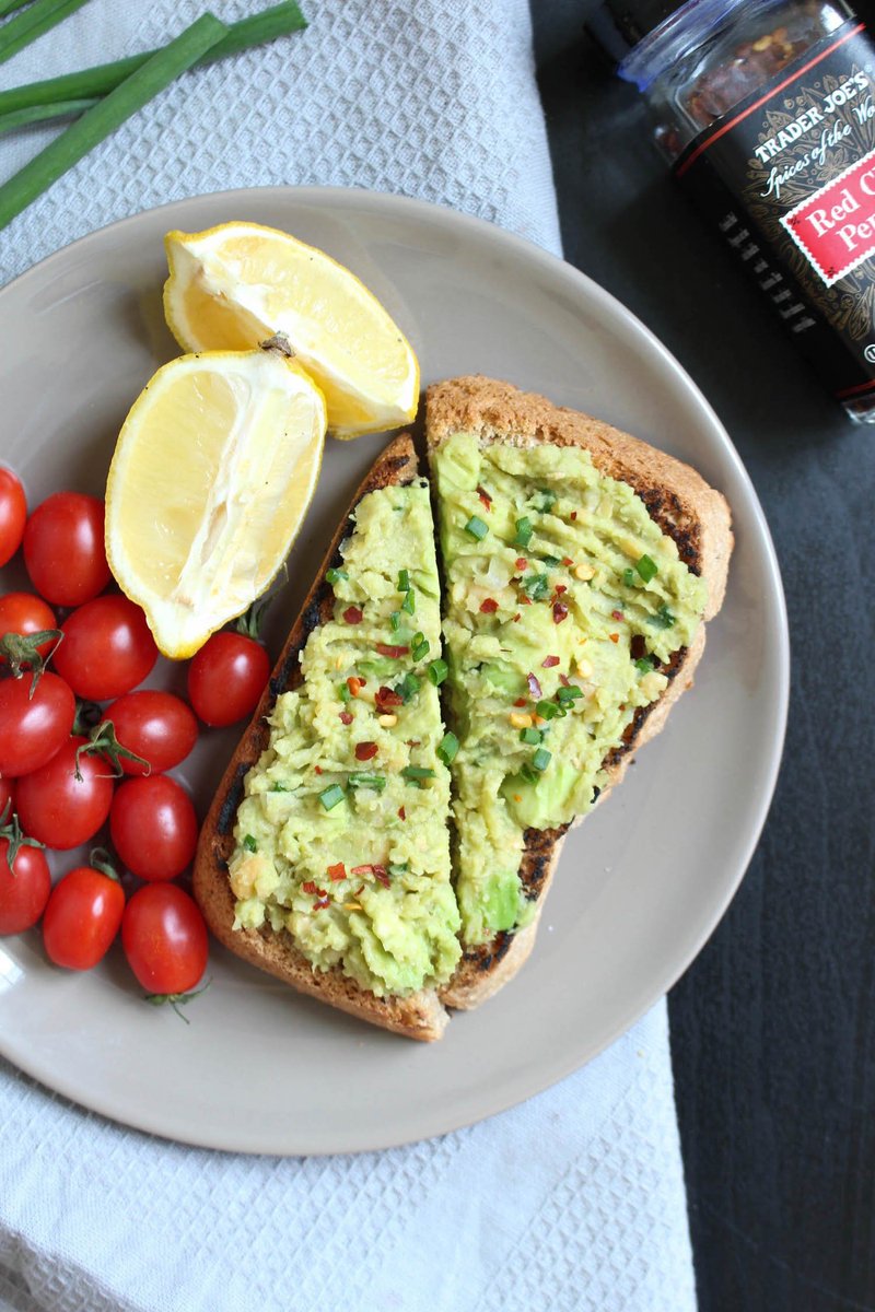 VegNews's tweet photo. No #brunch is complete without avocado toast, and we love this creative take on a classic! https://t.co/XaeiJNeZRx https://t.co/0iop60zZjI